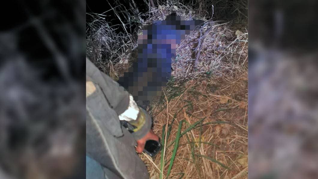 Ladrón intenta escapar, cae a barranca y muere