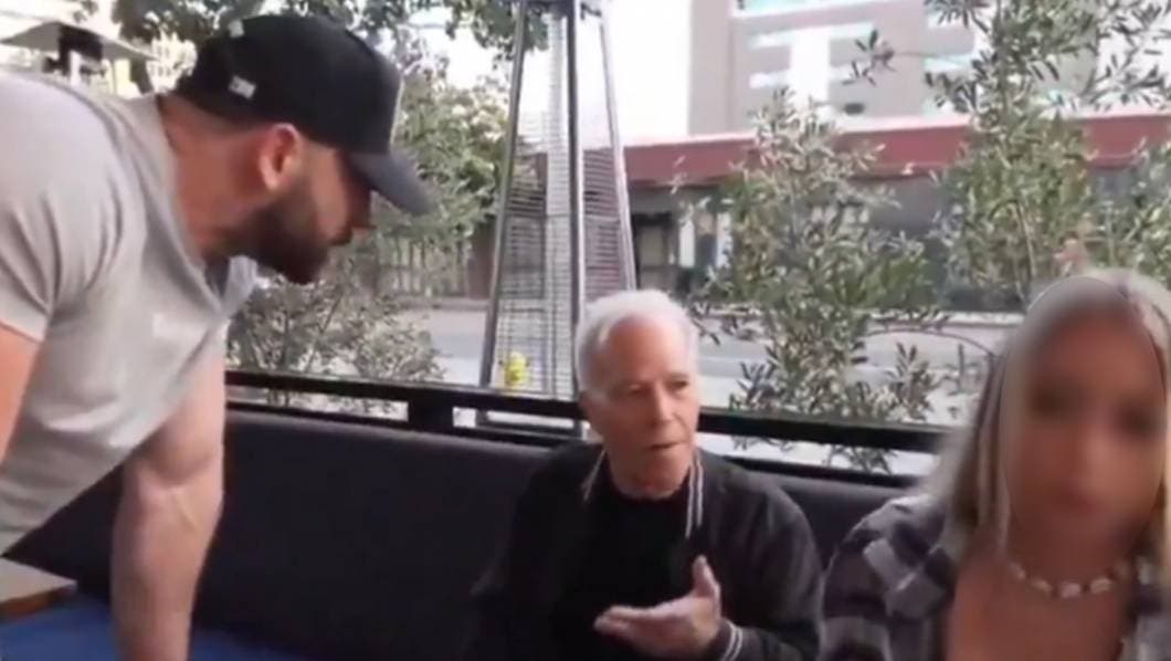 Descubren a productor de Space Jam teniendo una cita con una menor de edad