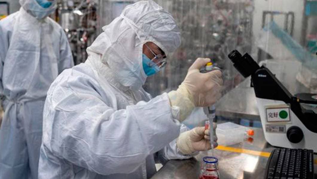 Aprueba China pruebas de vacuna en spray