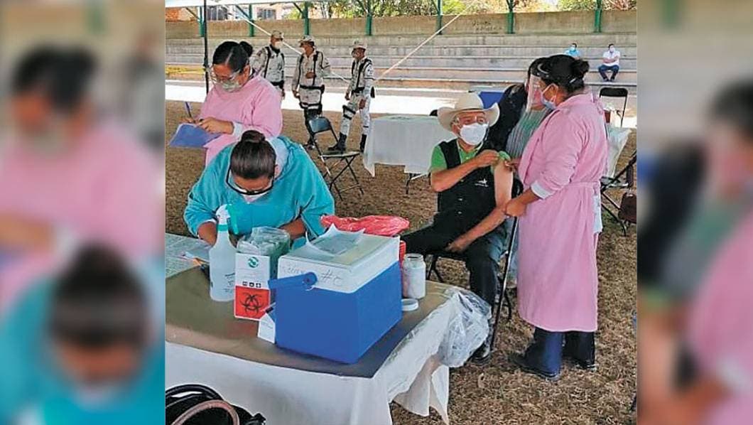 Primer día de vacunación en Tlayacapan y Totolapan Morelos vs COVID19