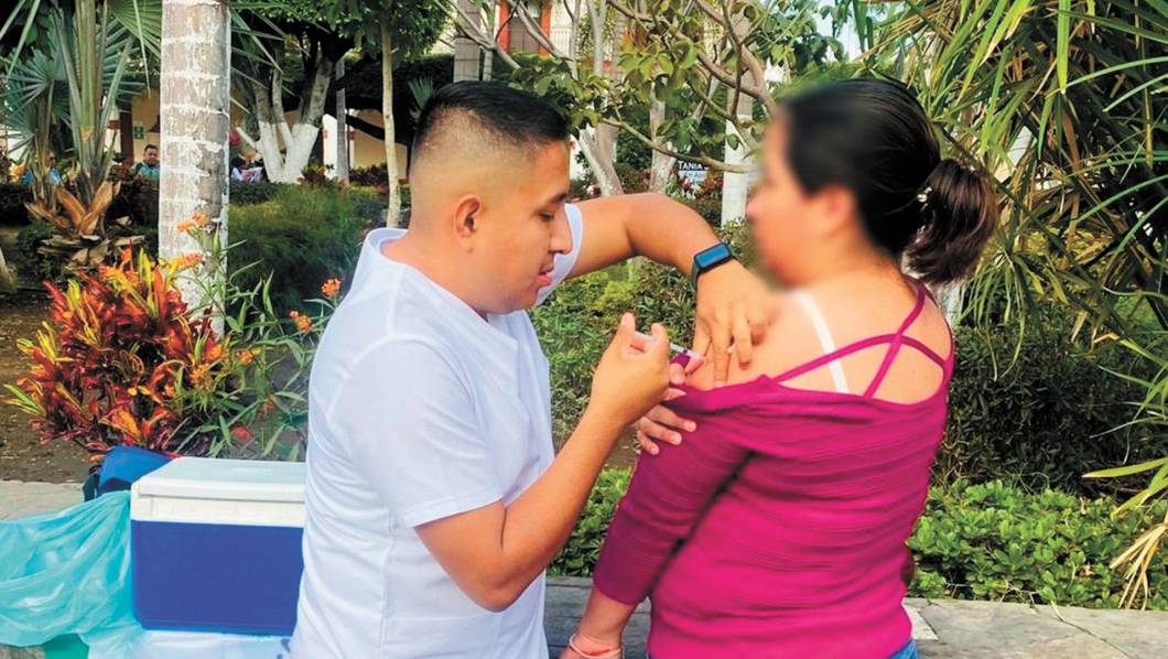 IMSS en Morelos invitó a la población a aplicarse las vacunas