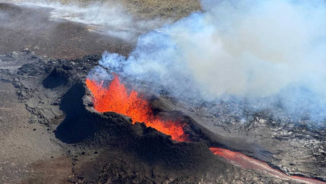 Sismos en Islandia provocan estado de alerta: Desalojan ante el riesgo de erupción volcánica