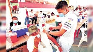 Anuncian fechas de vacunación en Jiutepec para los de 40 a 4...