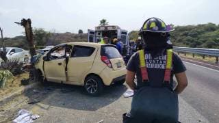 Muere en el hospital conductor de auto accidentado en la Autopista del Sol