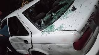 Por celos, hombre destroza taxi y es detenido en Yautepec