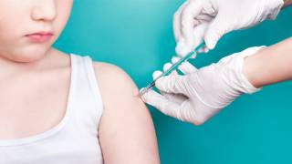 Arranca vacunación contra COVID-19 para 2