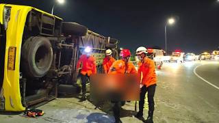 Fatal accidente de autobús en autopista de Indonesia de...