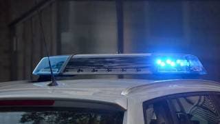 Mujer atropella a su prometido y a una amiga en un ataq...