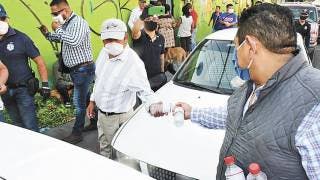  Reparten gel antibacterial y cubrebocas en Cuautla