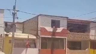 VIDEO | Marido descubre infidelidad y arroja al amante...