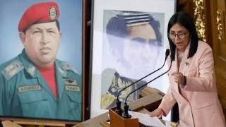 Ella es Delcy Rodríguez, la mujer que está temporalment...