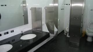 Pasar 40 minutos diarios en el baño del trabajo equival...