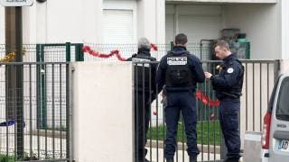 Ocho Detenidos en Francia por Asesinato Difundido en Vi...