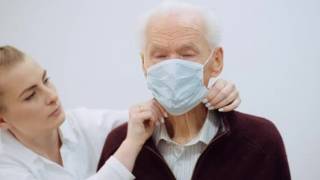 Hombre con 101 años, sobrevivió a la gripe española, a la II...