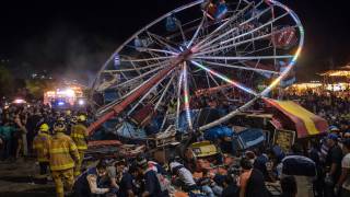 VIDEO | Colapsa rueda de la fortuna dejando al menos 30...