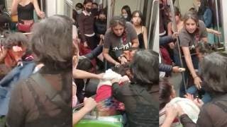 Videos: Mujeres arman riña en el metro d 2