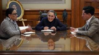 Sheinbaum extiende invitación al papa León XIV para visitar...