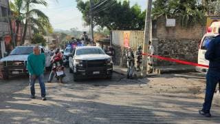 Cuatro muertos tras caer vehículo a canal de riego en Jiutepec