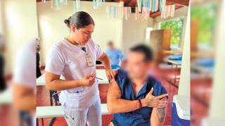 Invita IMSS a vacunarse vs Covid