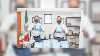 Recibe alcalde de Cuernavaca donativo de cubrebocas