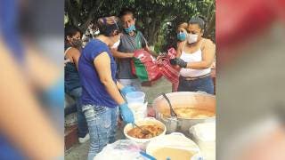 Se ayudan entre vecinos