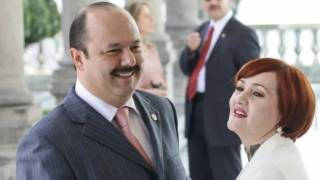 Detiene ICE a Bertha Olga Gómez Fong, esposa de César D...