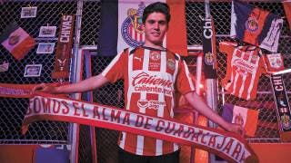 Presenta Chivas a Jonathan Pérez