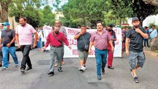 Comerciantes de Morelos, afectados por b 2