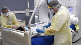 Suman más de 1 millón de muertos por COVID-19 a nivel mundia...