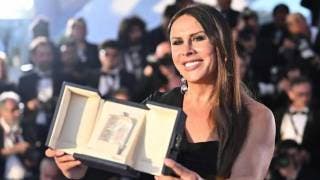 Karla Sofía Gascón se convierte en la primera mujer trans en...