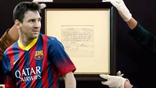 Venden servilleta que llevó a Messi al Barsa