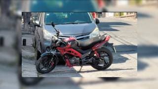 Falla intento de robo; dejan moto abandonada