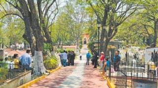 Anuncia Ayuntamiento de Cuernavaca cierre de panteones del 8...