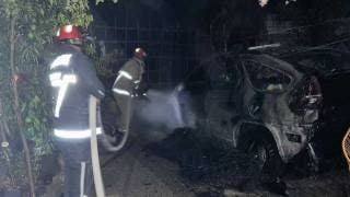 Vehículo se incendia dentro de una vivienda en Jojutla