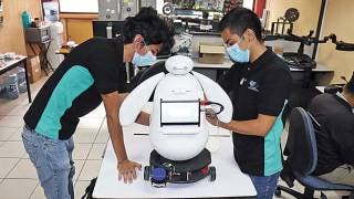 Diseña UTEZ robot para hospitales 2