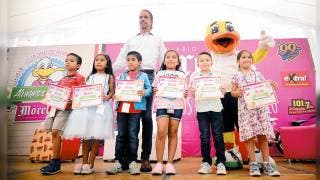 Sexto año de reconocer a los niños de excelencia