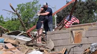 VIDEO: Dejan tormentas y tornados 15 muertos en Estados...