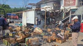 Se registra incendio en estacionamiento de mercado en Yautepec