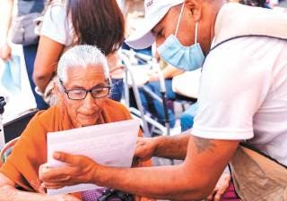 Brinda SEDIF atención en Caravanas del Pueblo