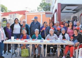 Impulsan la cartonería entre adultos mayores