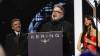 La imágen contiene:  “Lo roto sigue vivo”: Guillermo del Toro recibe premio tras la muerte de su hermano