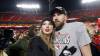 La imágen contiene:  Rumores de embarazo rodean a Taylor Swift y Travis Kelce