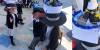 ¡Niña se vuelve viral por usar “sombrero loco”  de monja de la feria que gira! (Video)