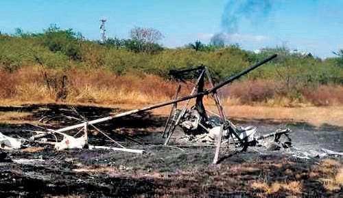 Por una falla en el motor, un ultraligero se impactó al final de la pista del aeródromo de Vista Hermosa lo cual dejó una persona sin vida y otra más lesionada.