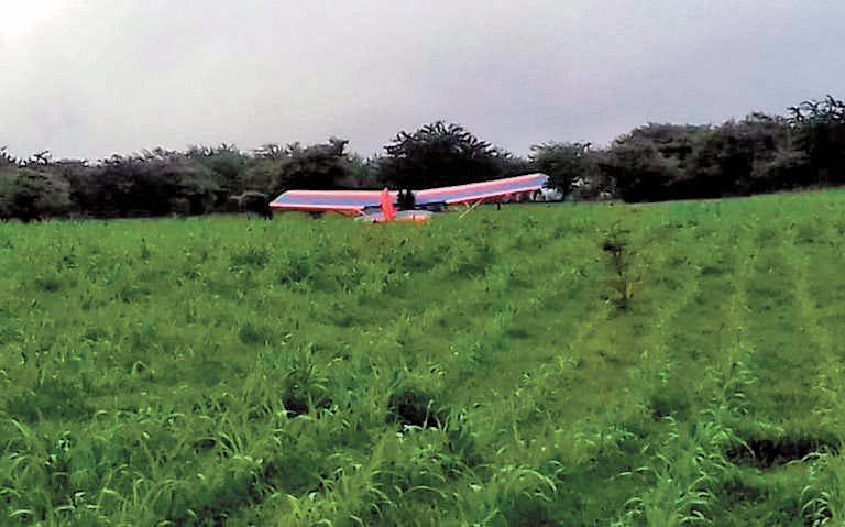 8 de julio 2018 - Una falla mecánica causó el desplome de un ultraligero sobre los campos de cultivo del poblado de Huajintlán de Amacuzac, hubo dos personas lesionadas.