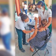 Inicia la vacunación en localidades del oriente de Morelos