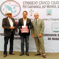 Ofrece-Villaobos-apoyo-cabildo-121018.jpg