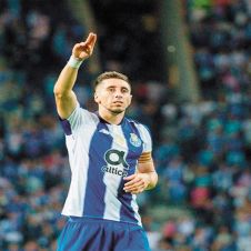 Hector-Herrera-211218.jpg