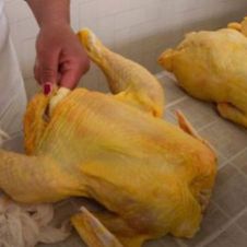 De esta forma puedes saber si el pollo que compraste es apto para consumo 