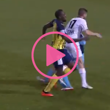 El medallista olímpico Usain Bolt se estrena como futbolista con doblete.png